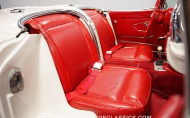 Unknown-Corvette-1961-White-Red-17