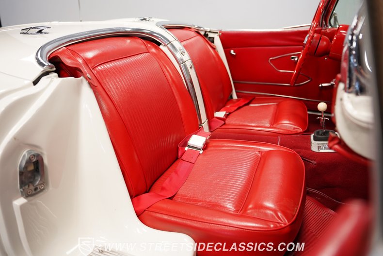 Unknown-Corvette-1961-White-Red-17