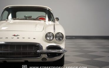 Unknown-Corvette-1961-White-Red-19