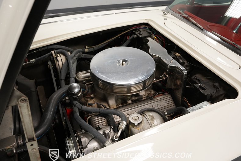 Unknown-Corvette-1961-White-Red-2