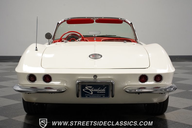 Unknown-Corvette-1961-White-Red-21