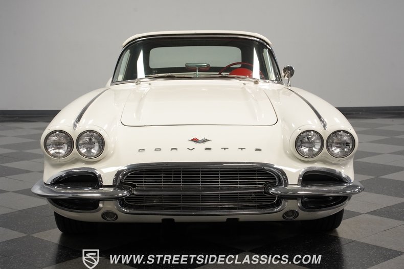 Unknown-Corvette-1961-White-Red-28