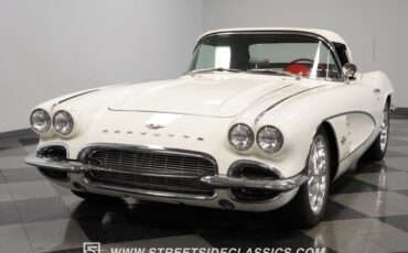 Unknown-Corvette-1961-White-Red-29