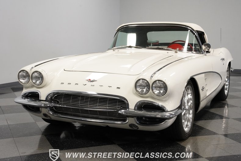 Unknown-Corvette-1961-White-Red-29