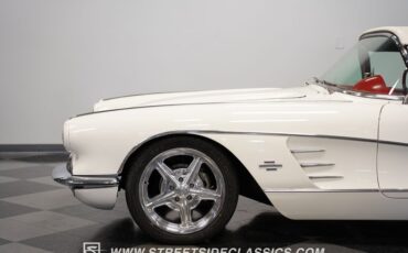 Unknown-Corvette-1961-White-Red-33