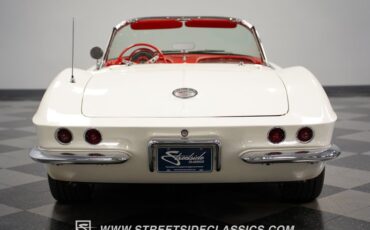 Unknown-Corvette-1961-White-Red-35
