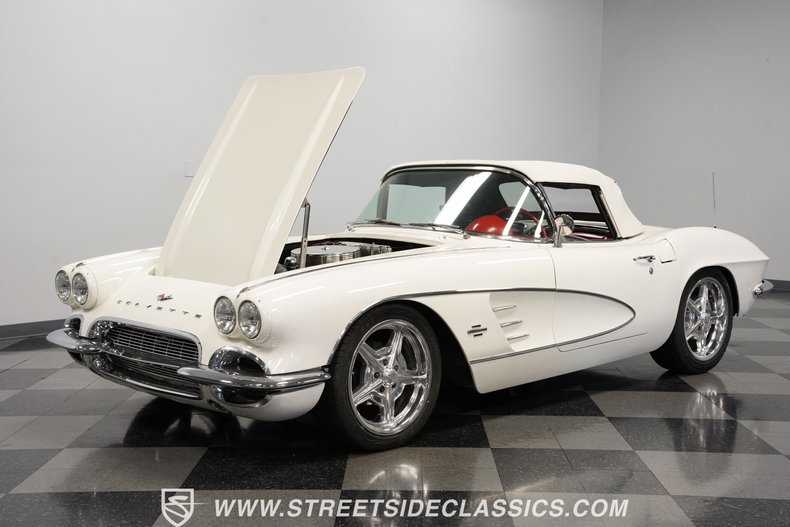 Unknown-Corvette-1961-White-Red-41