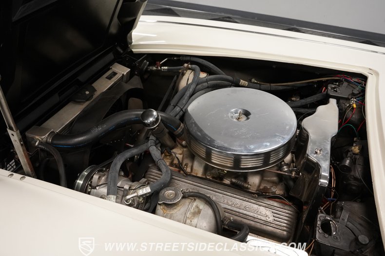Unknown-Corvette-1961-White-Red-42