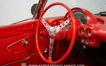 Unknown-Corvette-1961-White-Red-44