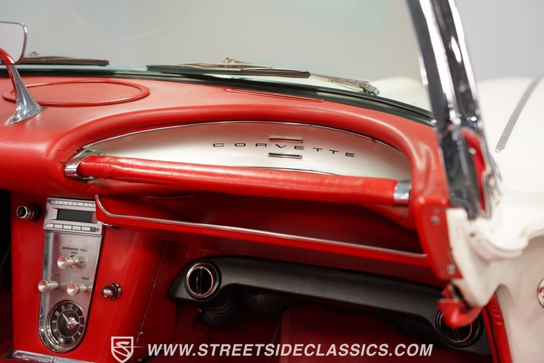 Unknown-Corvette-1961-White-Red-45
