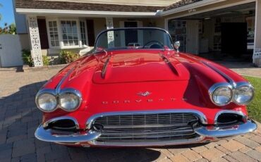 Unknown-Corvette-1961-red-and-white-black-14