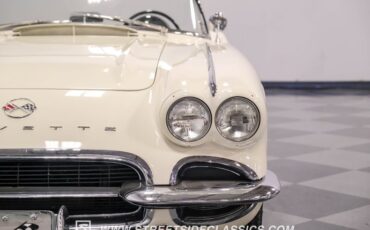 Unknown-Corvette-1962-Ermine-White-Black-14