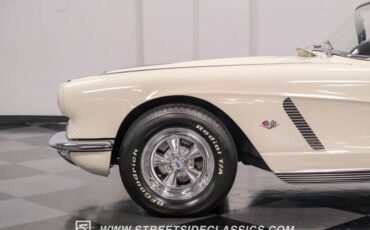 Unknown-Corvette-1962-Ermine-White-Black-17