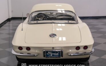 Unknown-Corvette-1962-Ermine-White-Black-27