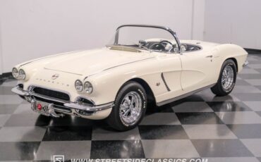 Unknown-Corvette-1962-Ermine-White-Black-32