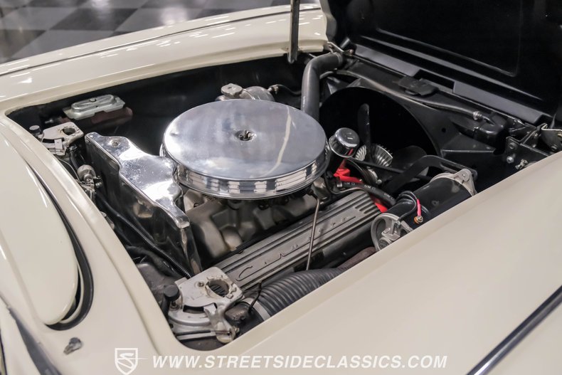 Unknown-Corvette-1962-Ermine-White-Black-34