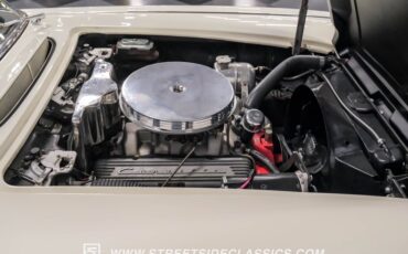 Unknown-Corvette-1962-Ermine-White-Black-35