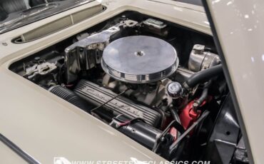 Unknown-Corvette-1962-Ermine-White-Black-36