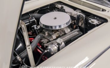 Unknown-Corvette-1962-Ermine-White-Black-37