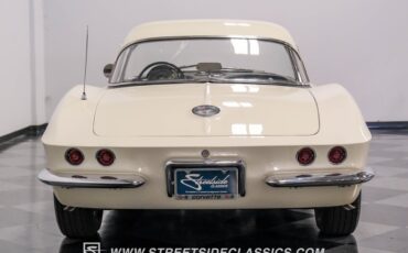 Unknown-Corvette-1962-Ermine-White-Black