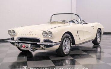 Unknown-Corvette-1962-Ermine-White-Black-45