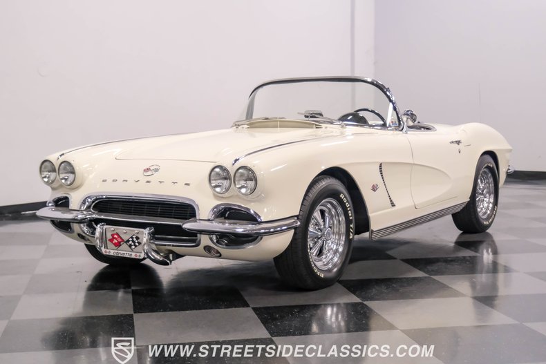 Unknown-Corvette-1962-Ermine-White-Black-45