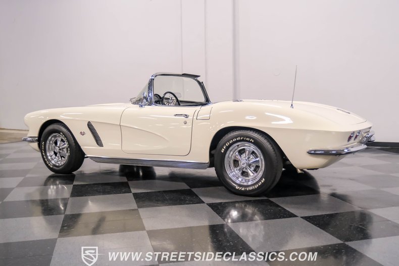 Unknown-Corvette-1962-Ermine-White-Black-47
