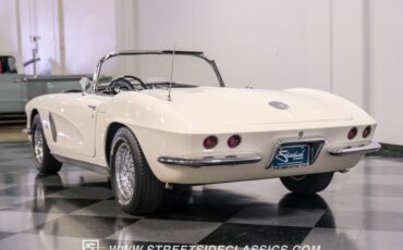 Unknown-Corvette-1962-Ermine-White-Black-49