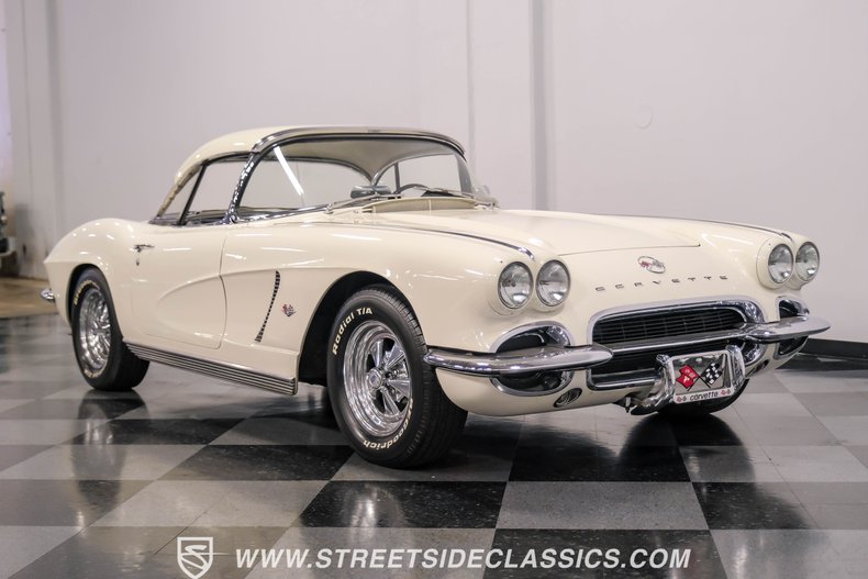 Unknown-Corvette-1962-Ermine-White-Black-7