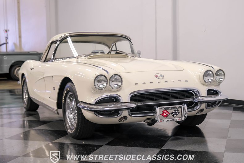 Unknown-Corvette-1962-Ermine-White-Black-8