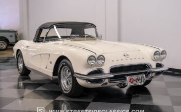 Unknown-Corvette-1962-Ermine-White-Black-9