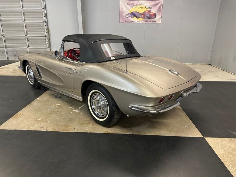 Unknown-Corvette-1962-Fawn-Beige-Red-2