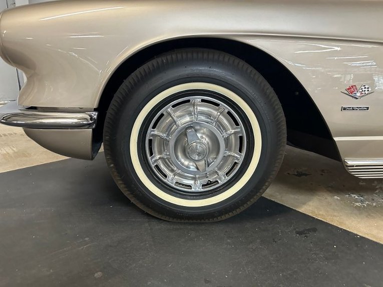 Unknown-Corvette-1962-Fawn-Beige-Red-7