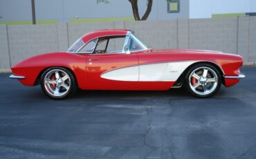 Unknown-Corvette-1962-Red-Tan-1