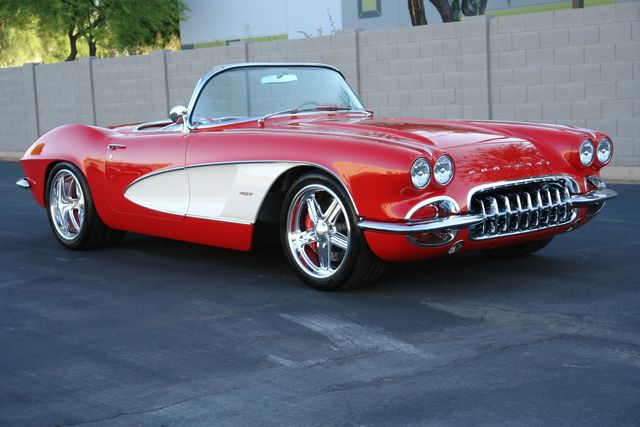 Unknown-Corvette-1962-Red-Tan-11