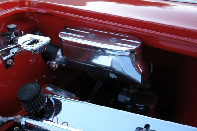 Unknown-Corvette-1962-Red-Tan-13