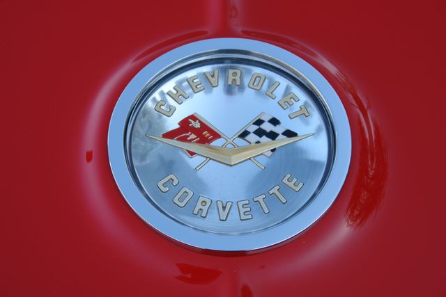 Unknown-Corvette-1962-Red-Tan-17