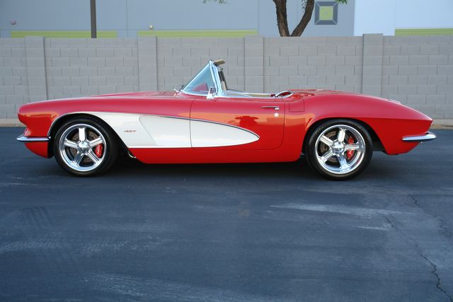 Unknown-Corvette-1962-Red-Tan-2