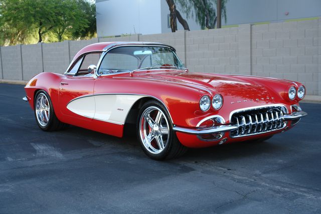 Unknown-Corvette-1962-Red-Tan-21