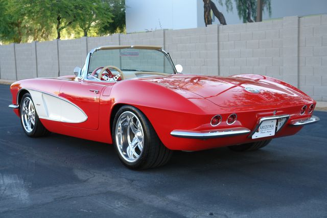 Unknown-Corvette-1962-Red-Tan-23