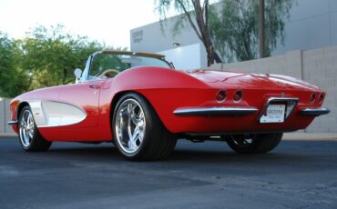 Unknown-Corvette-1962-Red-Tan-24