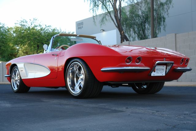 Unknown-Corvette-1962-Red-Tan-24