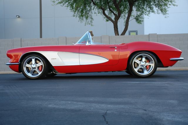 Unknown-Corvette-1962-Red-Tan-25