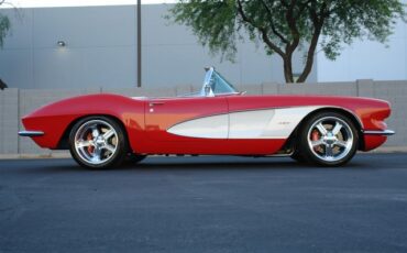Unknown-Corvette-1962-Red-Tan