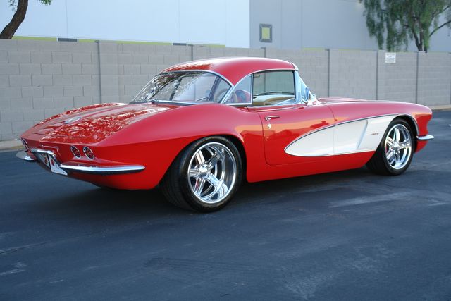 Unknown-Corvette-1962-Red-Tan-4