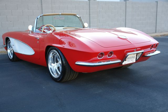 Unknown-Corvette-1962-Red-Tan-44