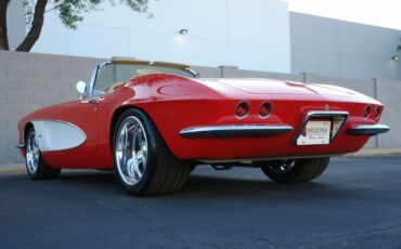 Unknown-Corvette-1962-Red-Tan-45