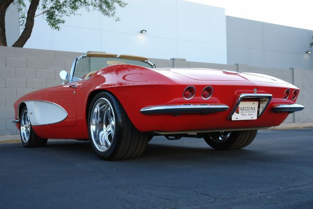 Unknown-Corvette-1962-Red-Tan-45