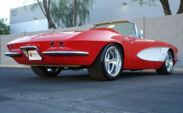 Unknown-Corvette-1962-Red-Tan-47