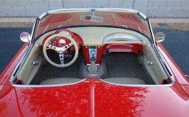 Unknown-Corvette-1962-Red-Tan-48